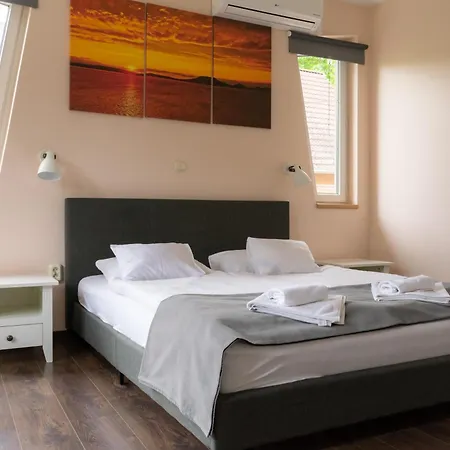 Accomo Apartmanhaz Appart hôtel Siófok